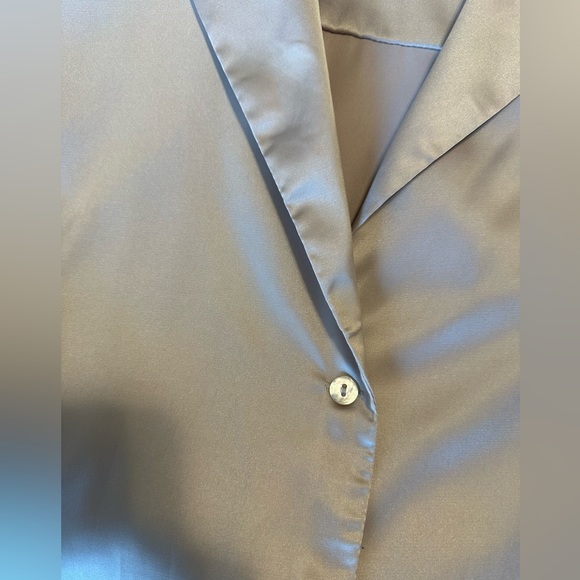 Champagne button up blouse - Picture 2 of 2